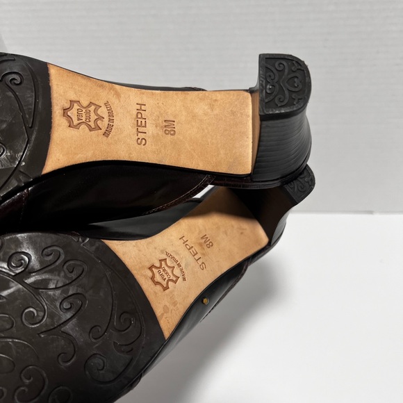 Brighton Steph Chocolate Brown Leather Crocodile Mule Heels 8 - Picture 2 of 7